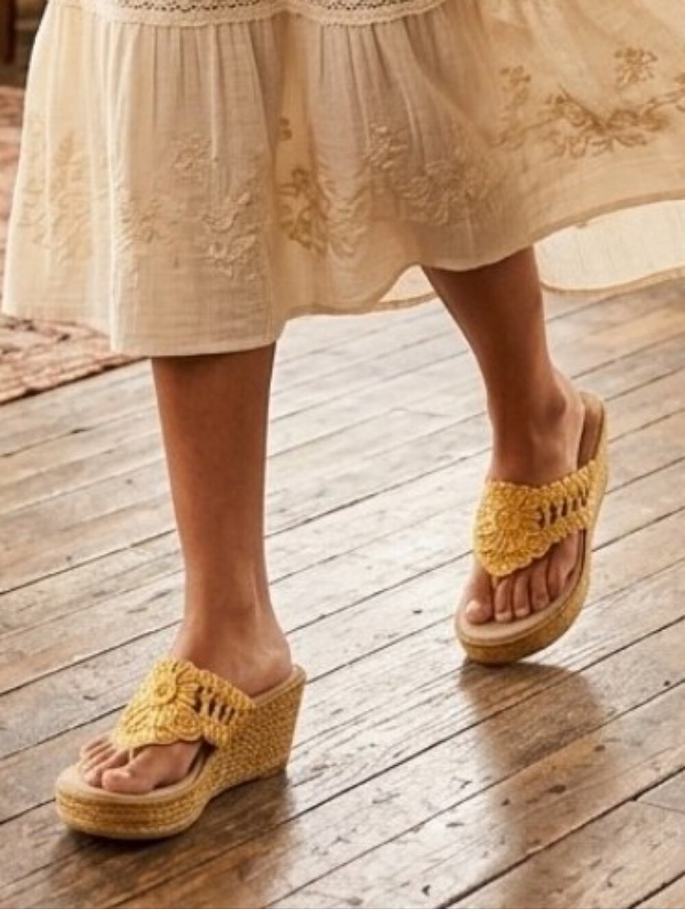 Sbicca Yellow Floral Woven Wedge Sandals Sz 8